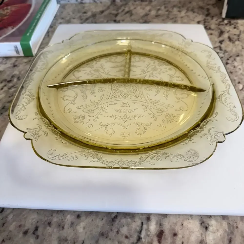 Vintage 1970’s Federal Madrid Depression Glass Plate